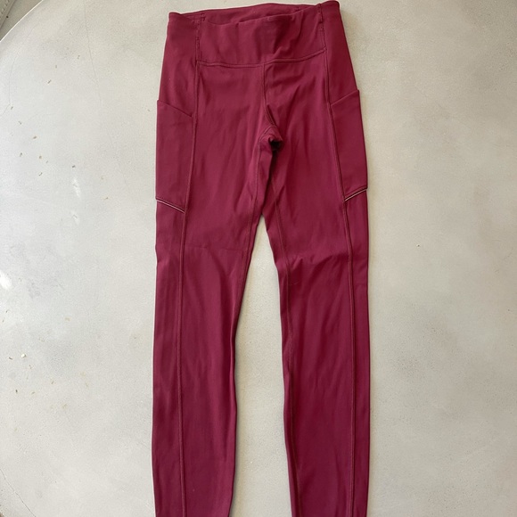 Lululemon Speed Up *Nulux 28’ Seam Size 4 - Picture 2 of 4